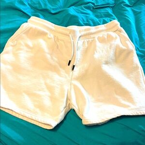 🔥WHITE MULTI POCKET GYM SHORTS